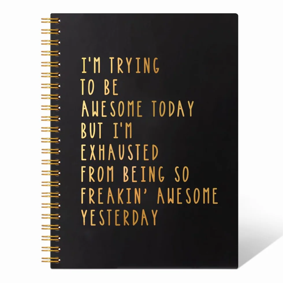 THEBESTU Taccuino a spirale con copertina rigida, 160 pagine, con scritta "I'm Trying To Be Awesome Today", regalo divertente per lavoro, regali di Natale per capo, uomini, amici, ringraziamenti