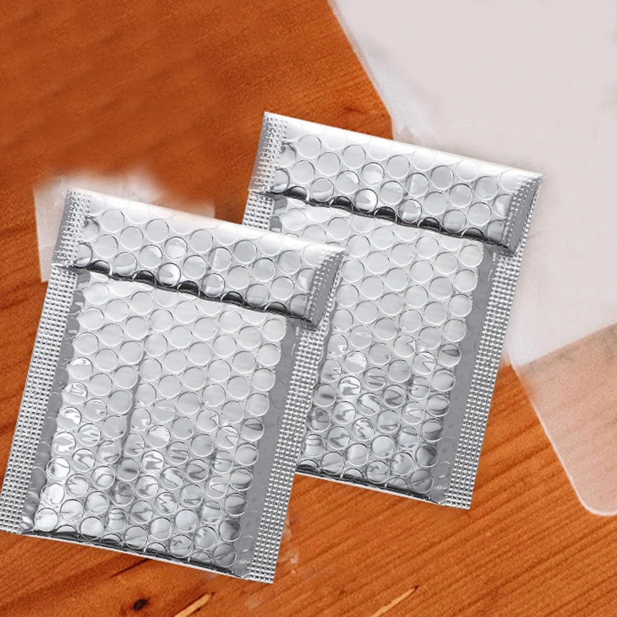 NUOBESTY 100pezzi Buste Imbottite Chiusura Bolle Buste Postali Imbottite Per Spedizioni e Imballaggio Di Oggetti Delicati