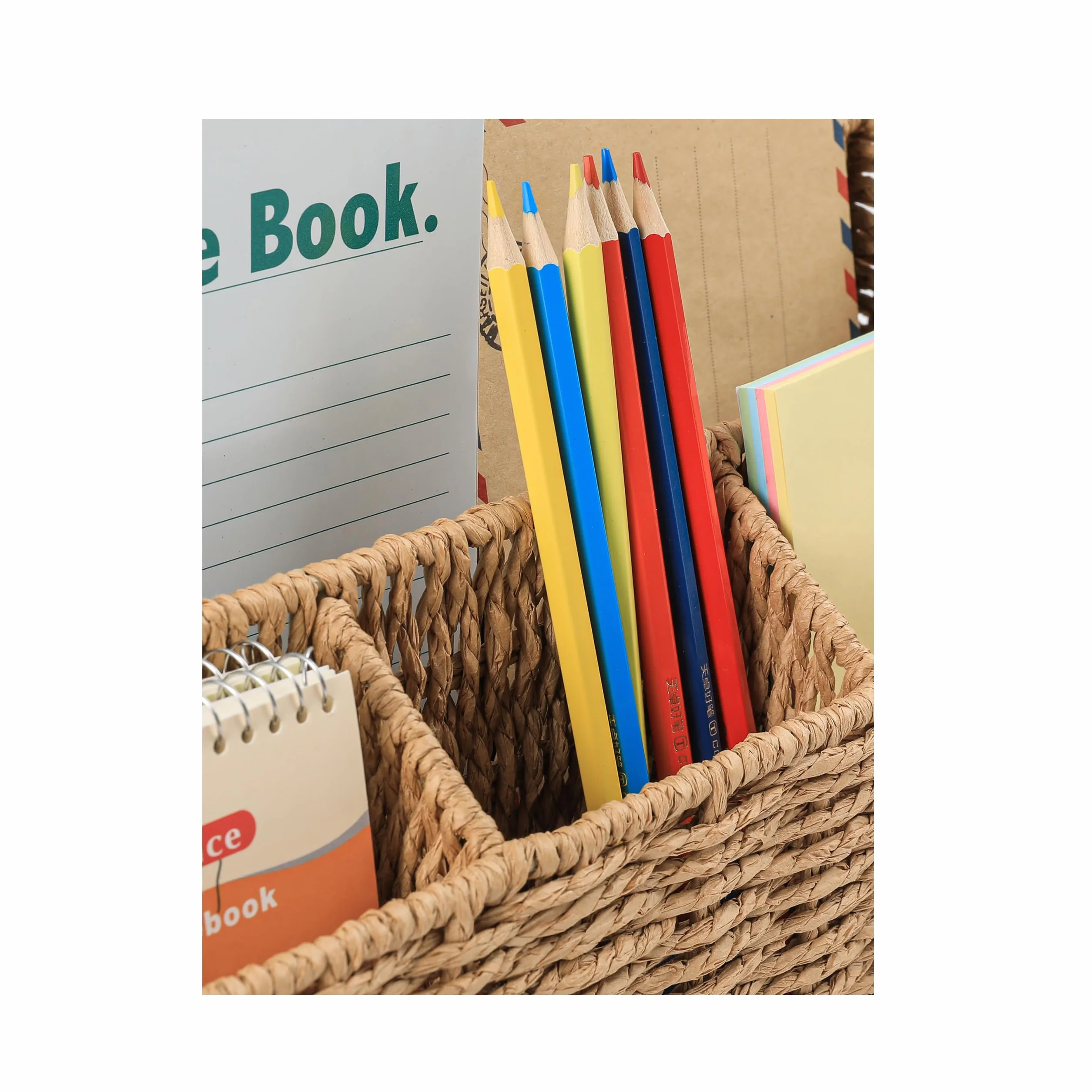 DINGTAI Organizer da scrivania in rattan, supporto per posta da tavolo, 5 scomparti, cestino da bancone, forniture per ufficio in rattan, accessori da scrivania in vimini, organizer da scrivania in