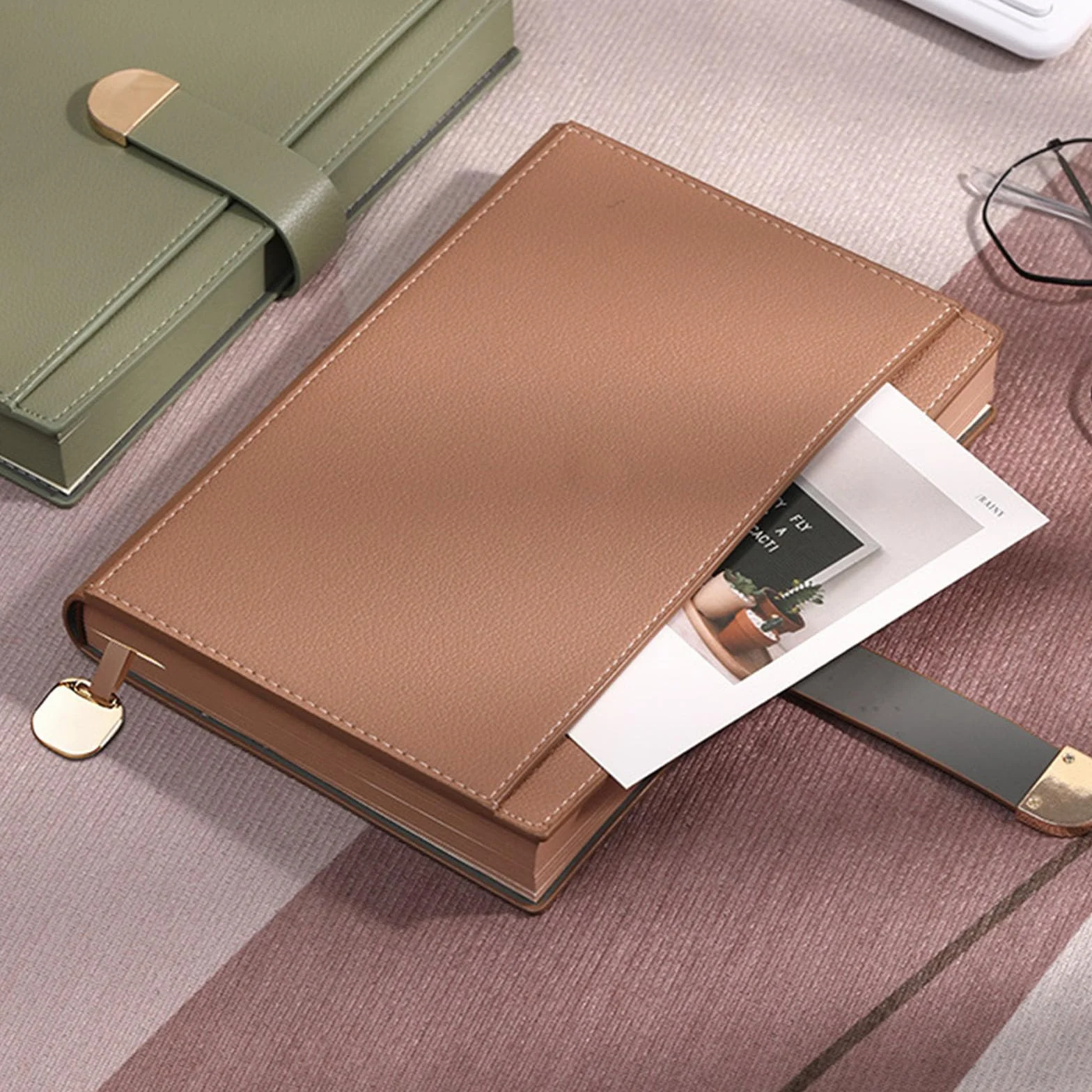 Taccuino professionale in pelle PU, 300 pagine, nastro a righe, segnalibro, chiusura magnetica, copertina rigida, taccuino professionale per riunioni di lavoro