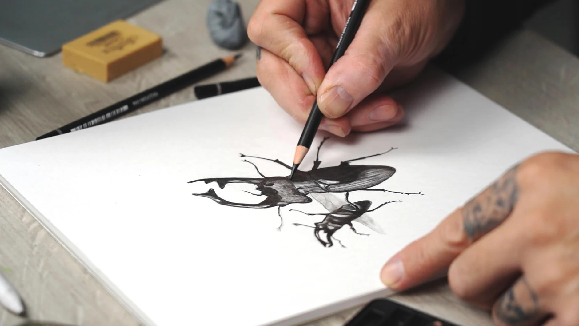 CRETACOLOR Deep Black, Drawing Set, set da disegno e da disegno nero intenso, 10 pezzi, non tossico, altamente pigmentato, incl. Gomma e tergicristalli, adatti per artisti e principianti