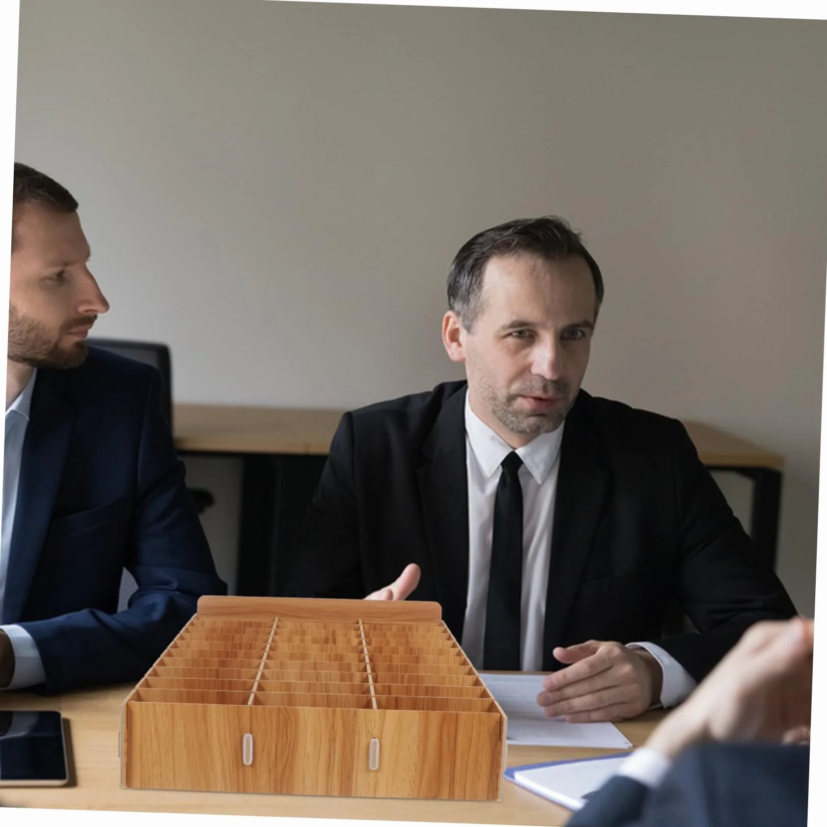Scatola Portaoggetti in per Telefoni Cellulari con Scomparti Organizer Multi-grid per Ufficio e Aula Gestione Ordinata Smartphone Supporto Telefonico Design Robusto e Funzionale