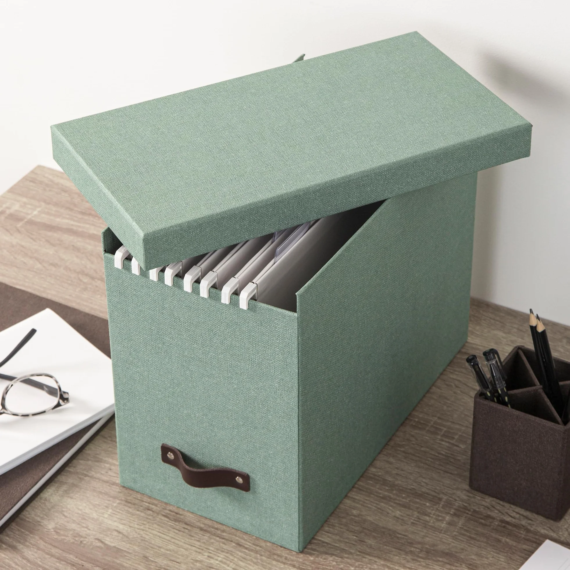 BIGSO JOHAN Scatola per cartelle sospese con coperchio, elegante scatola per archivio con 8 raccoglitori sospesi, scatola per cartelle sospese in fibra e carta in elegante effetto lino, verde menta