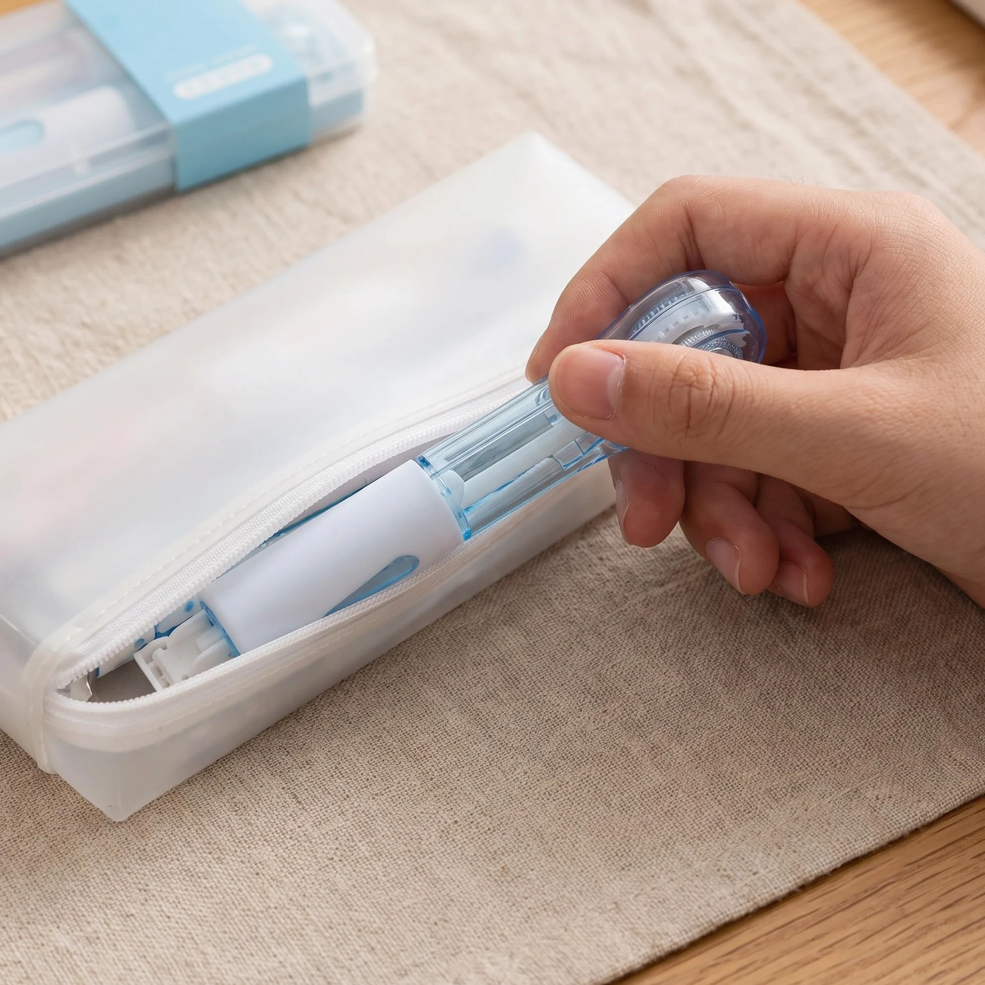 9 rotoli di nastro correttore bianco con dispenser per correggere | Nastro correttore per la scrittura, pulito e facile da usare, ad asciugatura rapida, ideale per bambini, accessorio per la