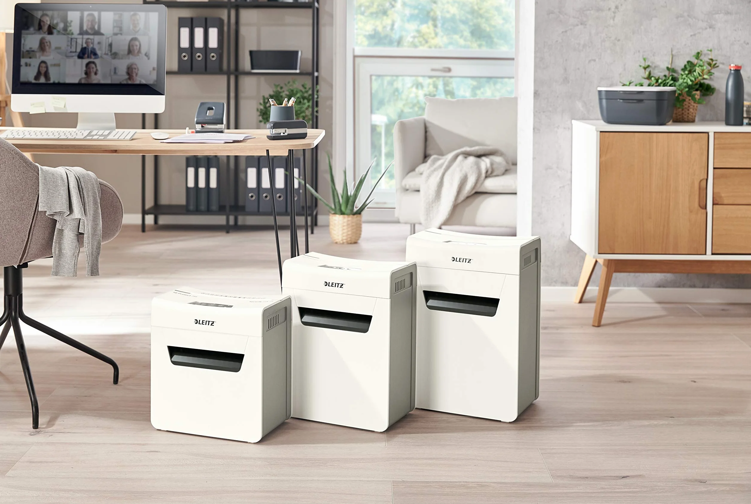 Leitz IQ Protect Premium 6X, Distruggidocumenti Manuale Personal, 7-6 Fogli (70-80 gr/mq), Taglio a Frammenti, Sicurezza P-4, Capacità 10 litri, 80900000
