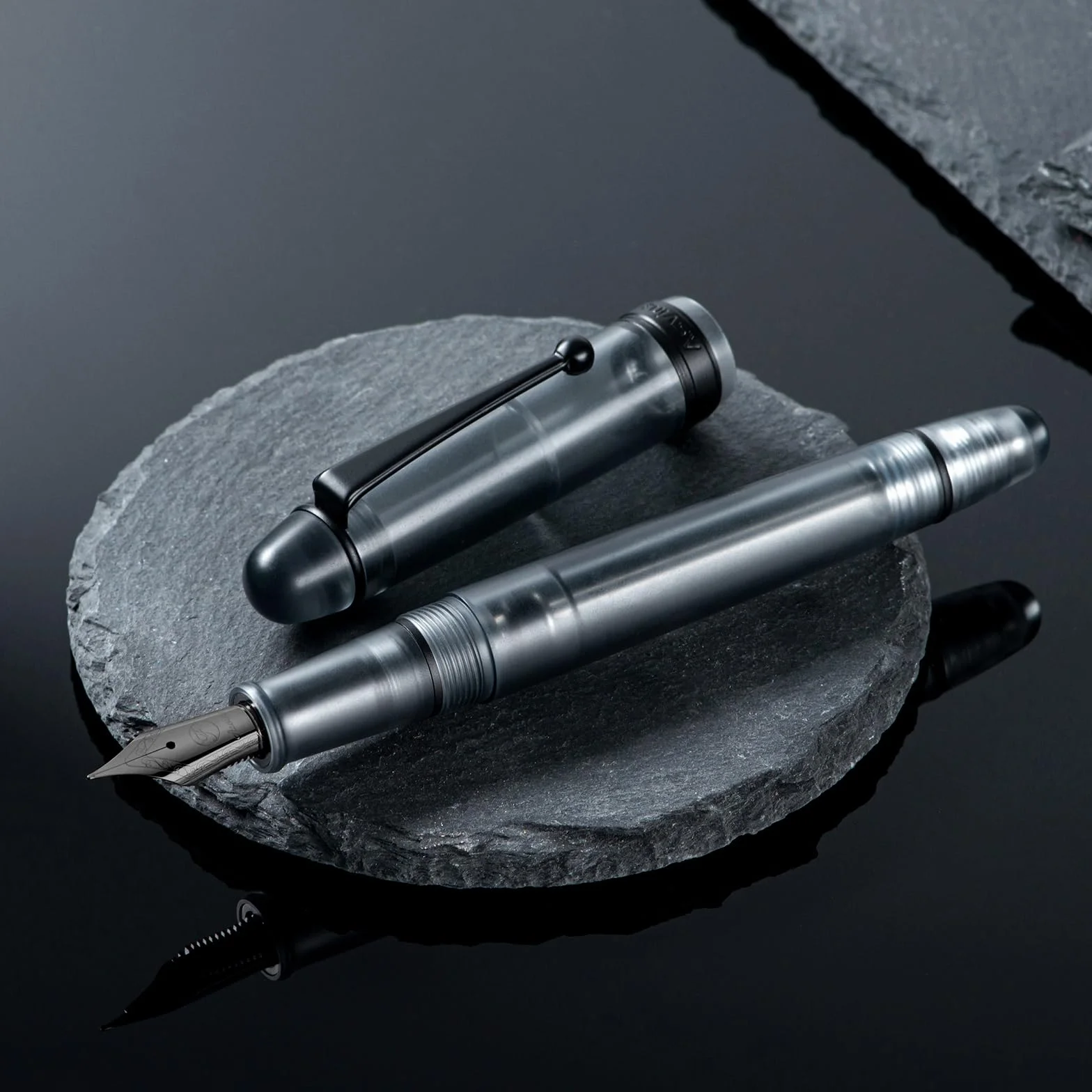 Asvine V126 Penna stilografica riempimento sottovuoto pennino fine acrilico nero opaco grande capacità custodia regalo
