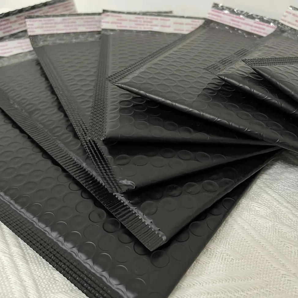 Buste Imbottite Per Spedizioni 50PCS Nero Bubble Mailer Busta opaca Busta Mailer Borse for imballaggio for affari Foderato Poly Mailer Busta autosigillante Borse for spedizione Buste Imbottite(18x23cm