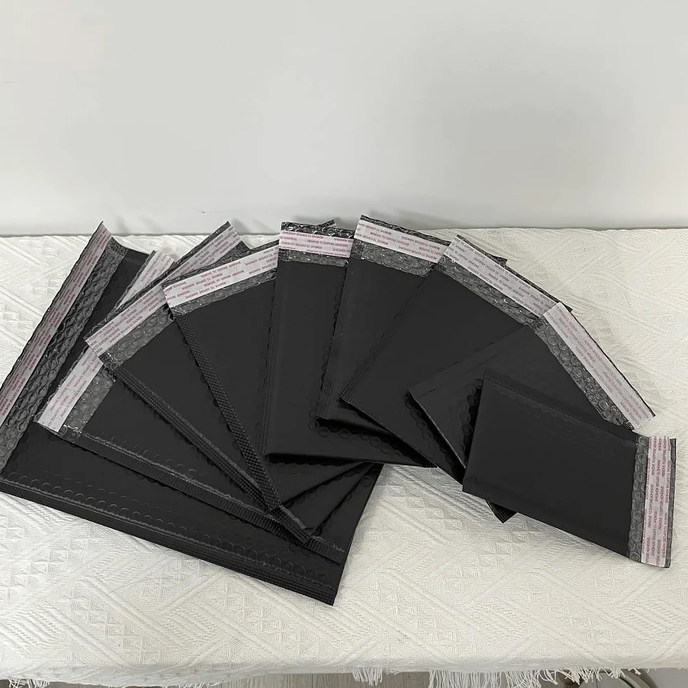 Buste Imbottite Per Spedizioni 50PCS Nero Bubble Mailer Busta opaca Busta Mailer Borse for imballaggio for affari Foderato Poly Mailer Busta autosigillante Borse for spedizione Buste Imbottite(18x23cm