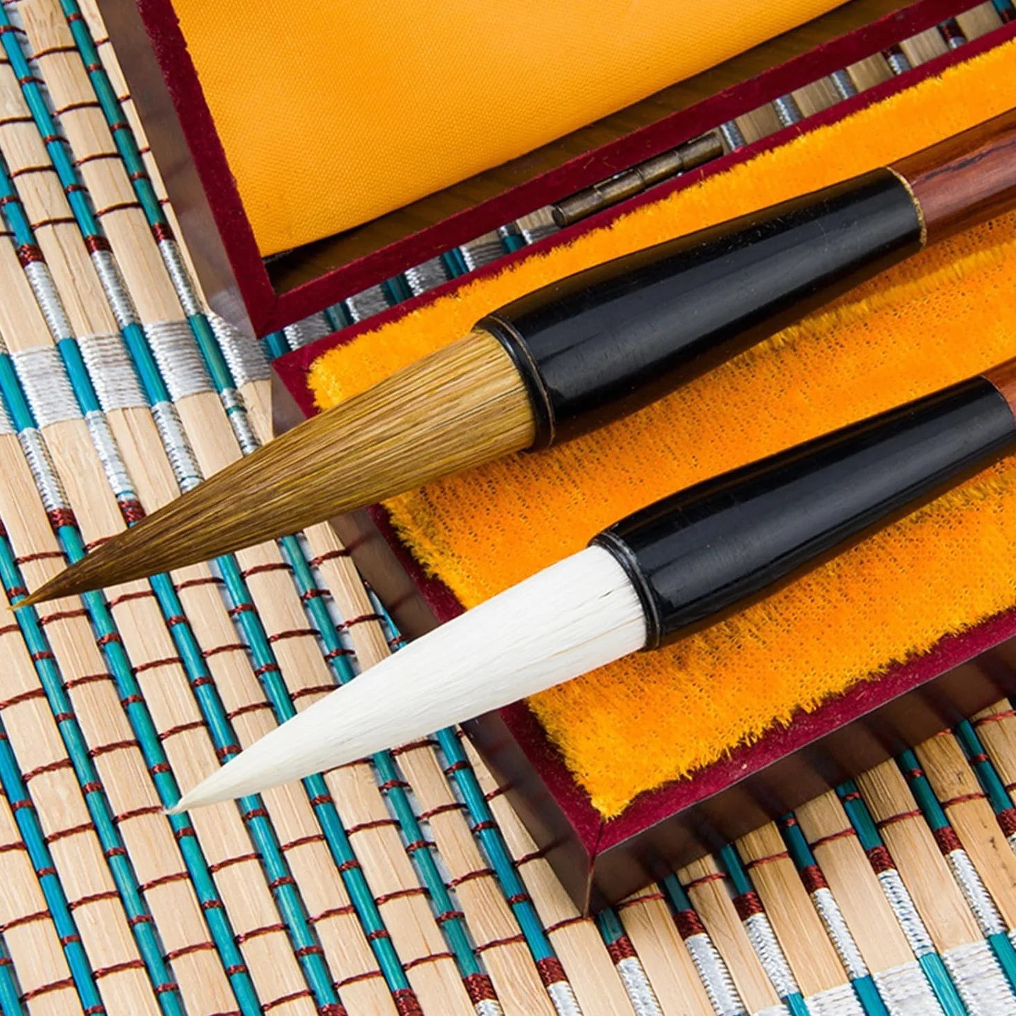 Set di 2 pennelli per calligrafia cinese, capelli naturali e lana, con custodia in legno 514320