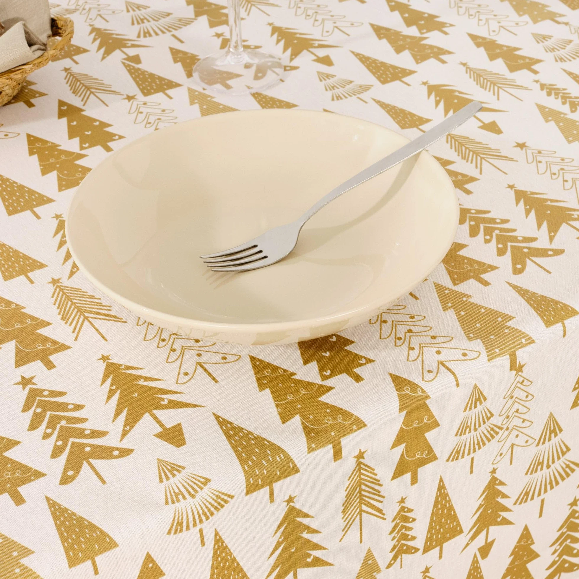 MANTEL RESINADO ANTIMANCHAS MODELO CHRISTMAS 31 GOLD
