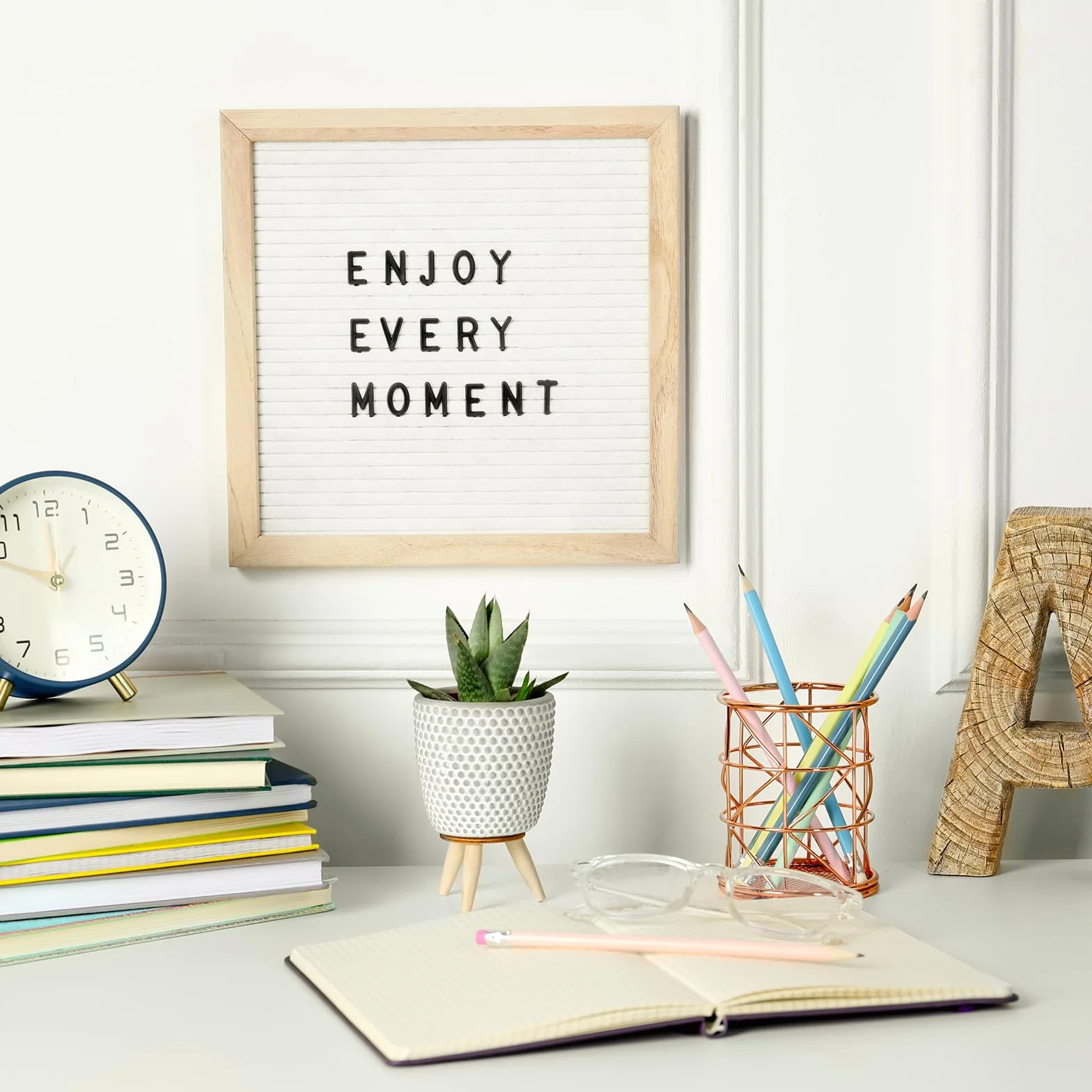 PATIKIL Letter Board da 3/4 Pollice, Solo Lettere, 7 Pz 1029 Lettere in Feltro per Letter Boards Universali per Lavagna Lettere in Plastica Cambiabile, Bianco