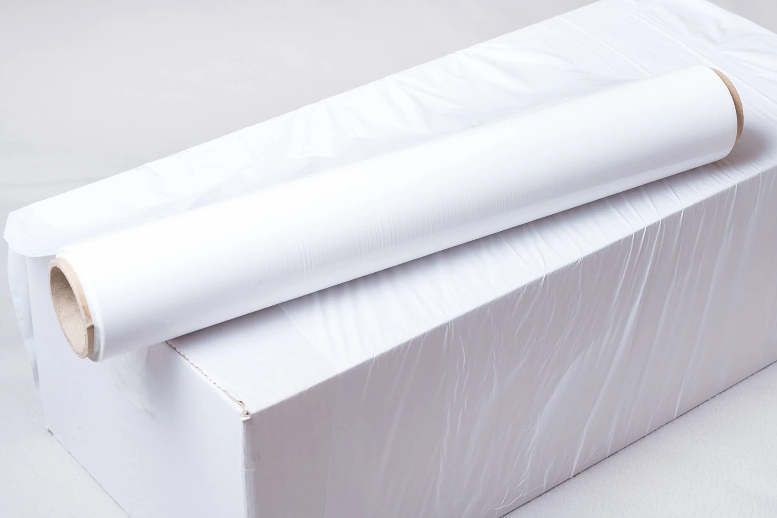 OFITURIA Pellicola bianca per imballaggio da 50 cm x 200 metri di lunghezza – rotolo di pellicola elastica manuale per l'imballaggio industriale – 10 unità