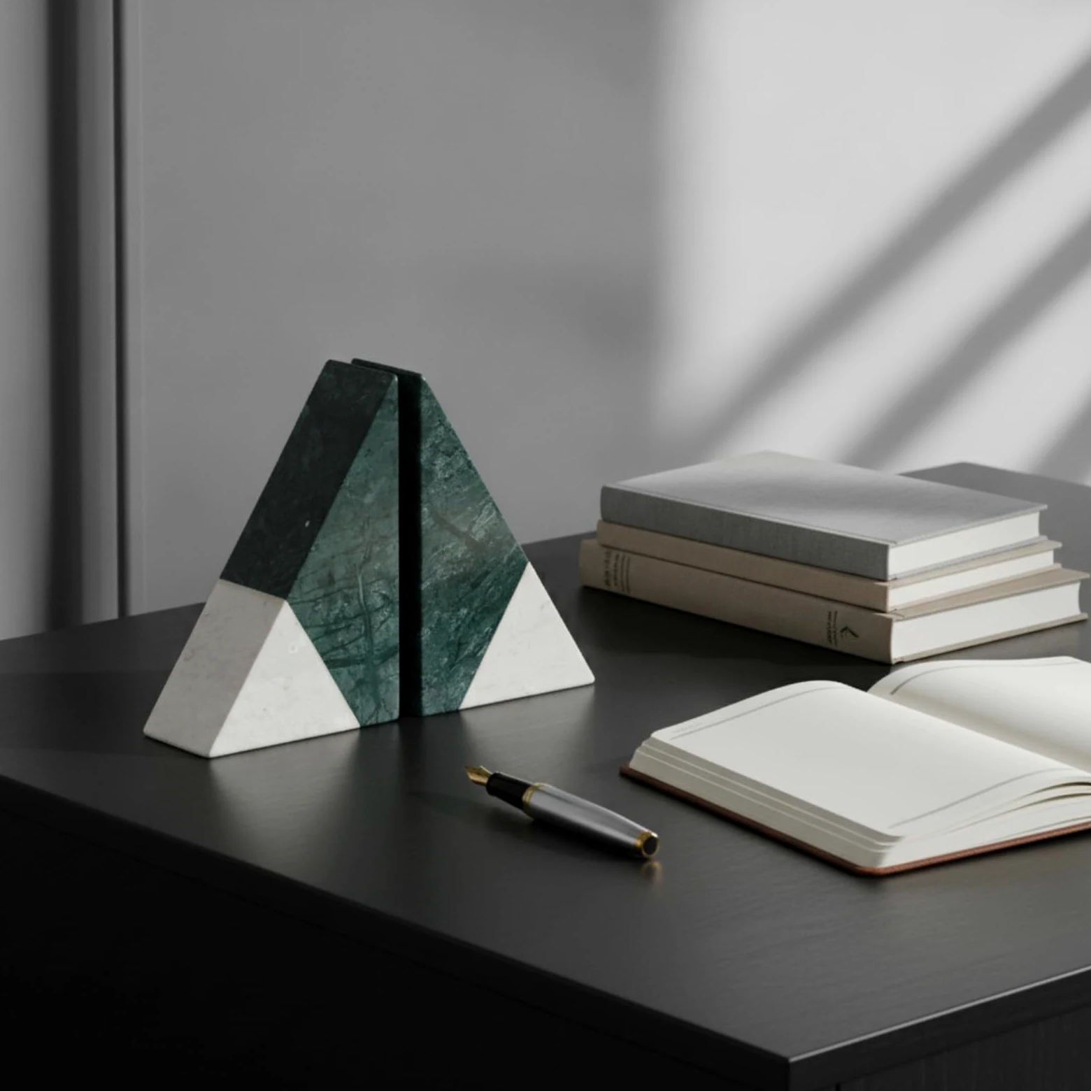 Fermalibri in Marmo Pesante Fermalibri Geometrici Minimalista Reggilibri di Pietra per Lettori, Collezionisti, Nero+Bianco