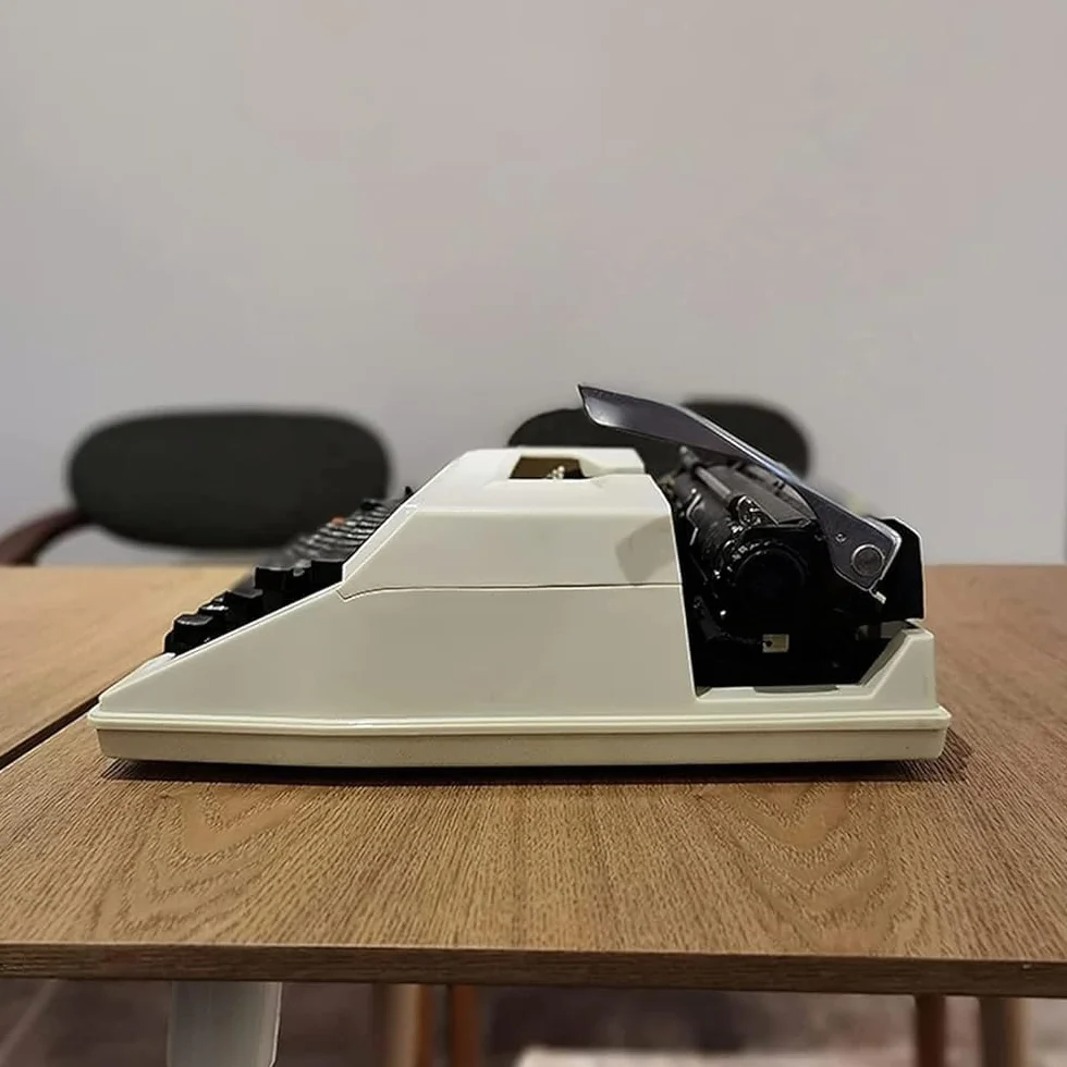 Classica macchina da scrivere manuale vecchio stile, portatile e facile da usare, include set di nastri, macchina da scrivere
