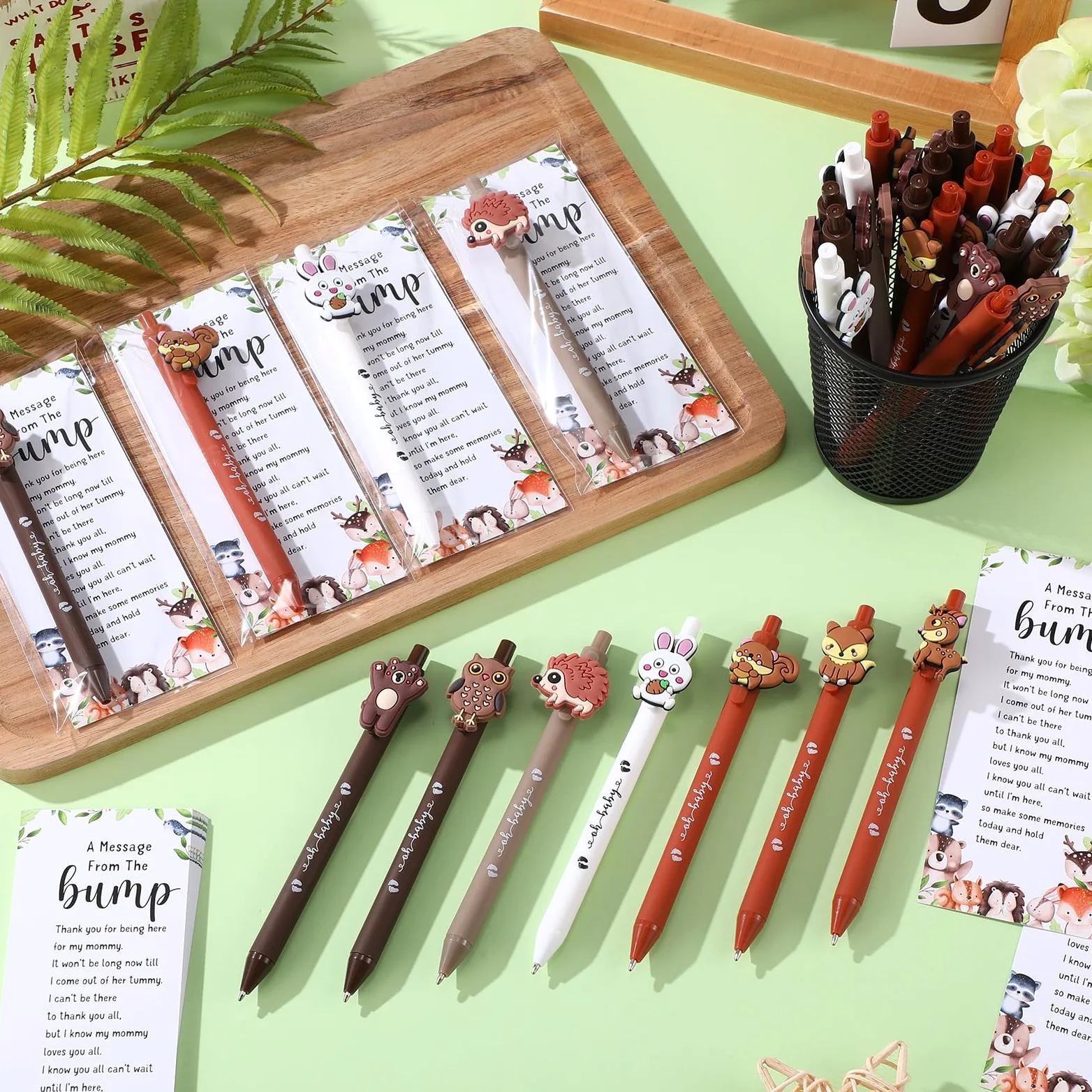 Qeeenar Set di 50 penne per baby shower per gli ospiti, tra cui penne a sfera e biglietti di ringraziamento per baby shower, con sacchetti in polipropilene orientato per rivelare il genere a tema