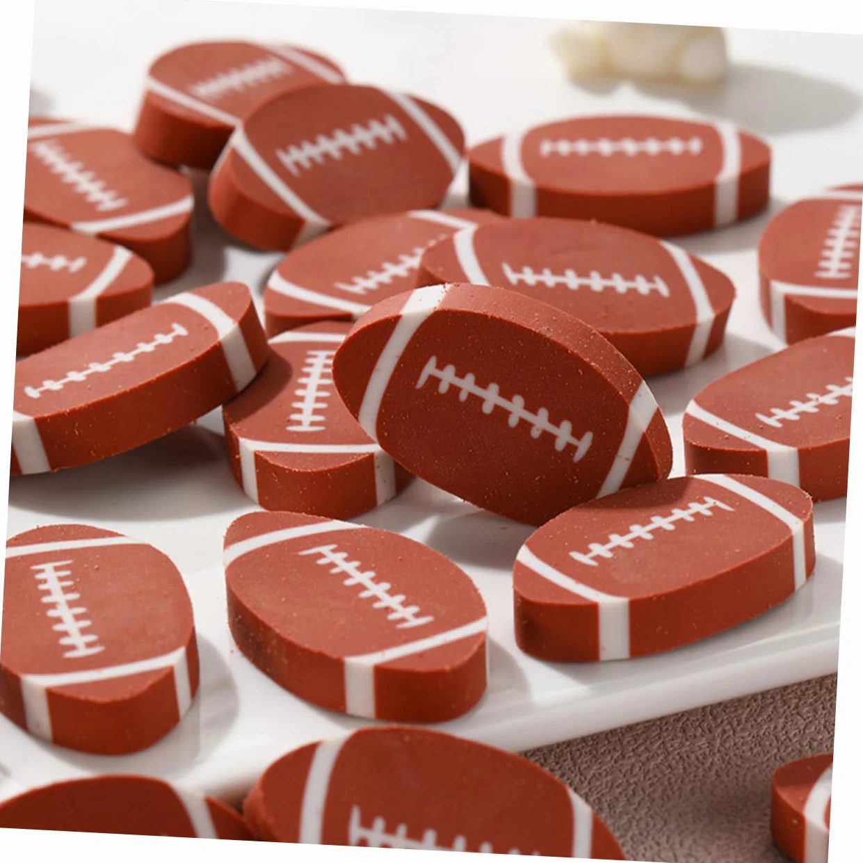 Gomme da Cancellare Rugby Cartone 100 Pezzi Tpr per Scolari | Festa Scuola Decor, Holiday Stationery, Drawing Art Eraser, Student Eraser, Drafting Supply