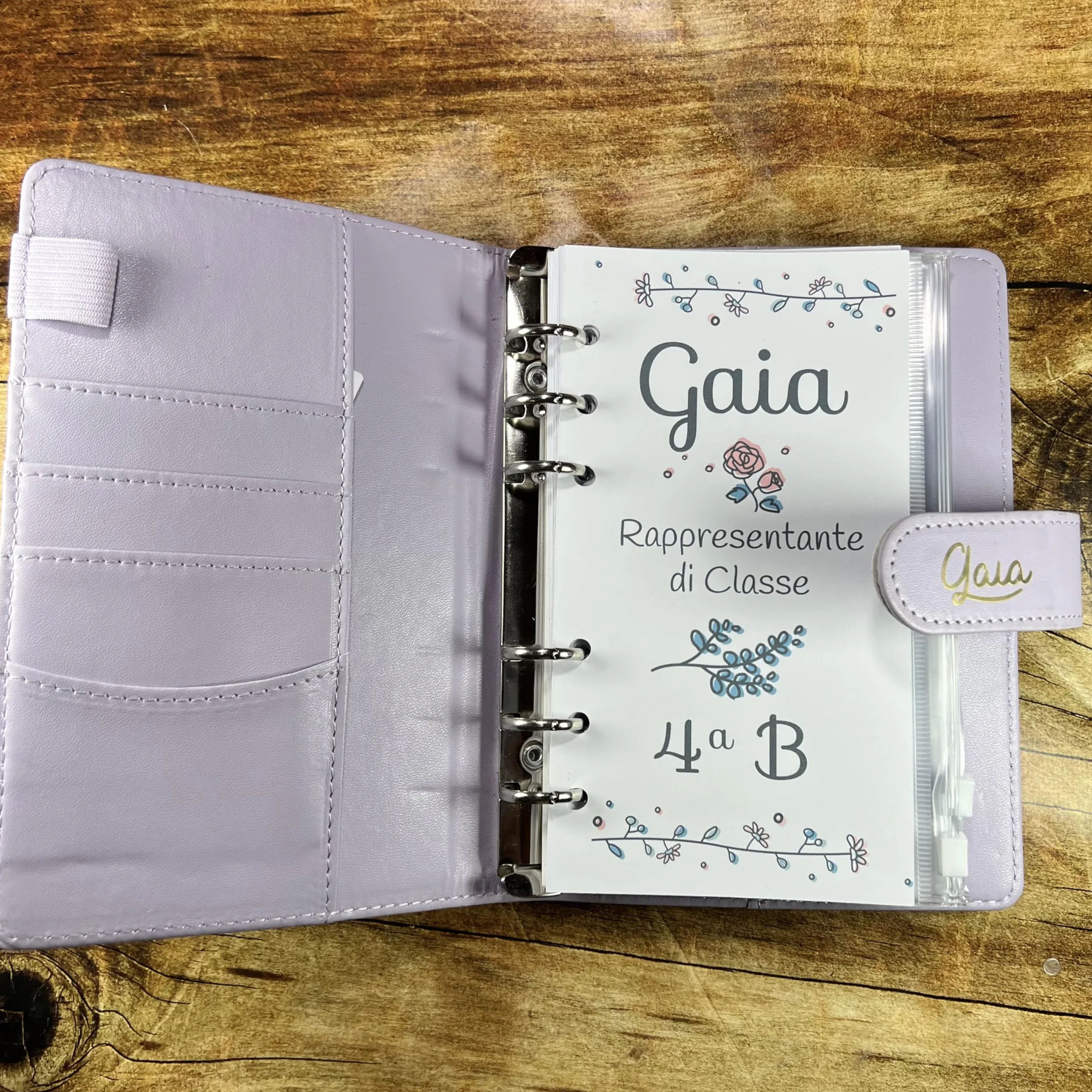 Agenda Personalizzata per Rappresentante di Classe – Buste Portasoldi, Fogli per Appunti e Calendario Anno Scolastico Corrente