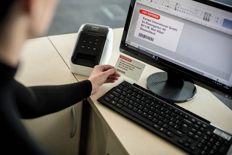 Brother QL810WC Drukarka Etykiet Wi-Fi AirPrint Dwukolorowa Czerwono-Czarna