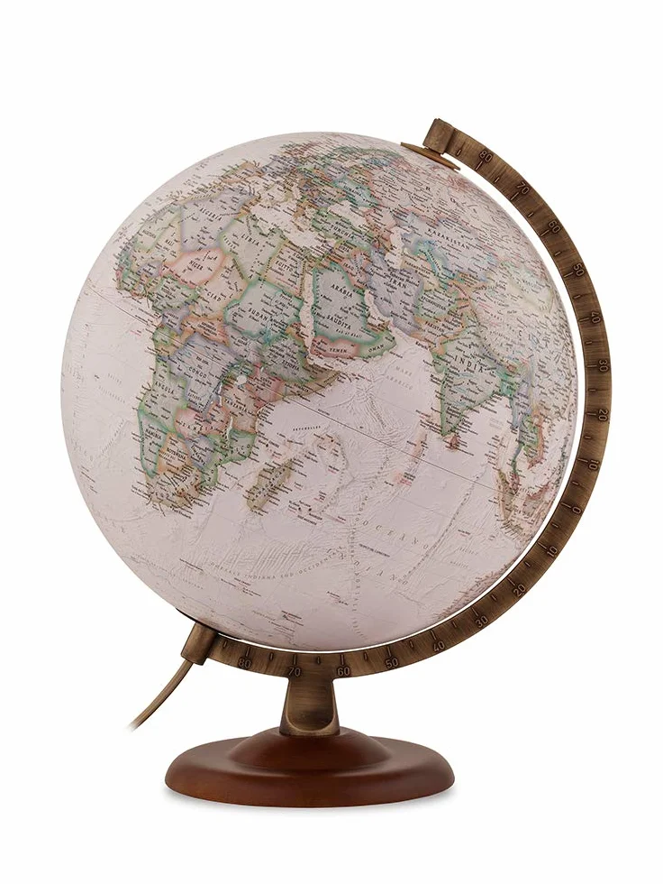 Tecnodidattica - Mappamondo National Geographic Gold Executive | Cartografia Fisico-Politica Stile Antico | Luminoso | Base in Legno e Meridiano in Metallo | Testi in Italiano | Diametro 30 cm
