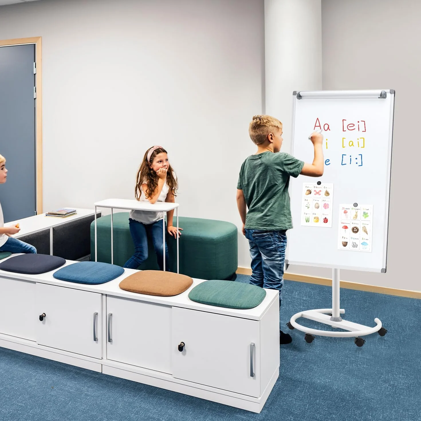 S SWANCROWN Lavagna a Fogli Mobili 100x70cm con Rotelle, Lavagna Magnetica con Cavalletto Altezza Regolabile Ufficio