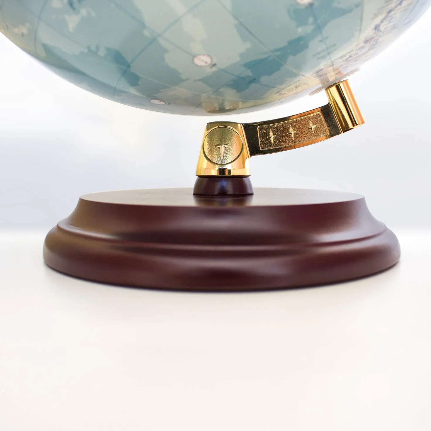 Globo di Magellano Vasa con mappa politica o laminato a mano, freestanding senza meridiano diametro 32 cm, globo con piede in legno marrone rossiccio scala 1:40.000.000 32 cm