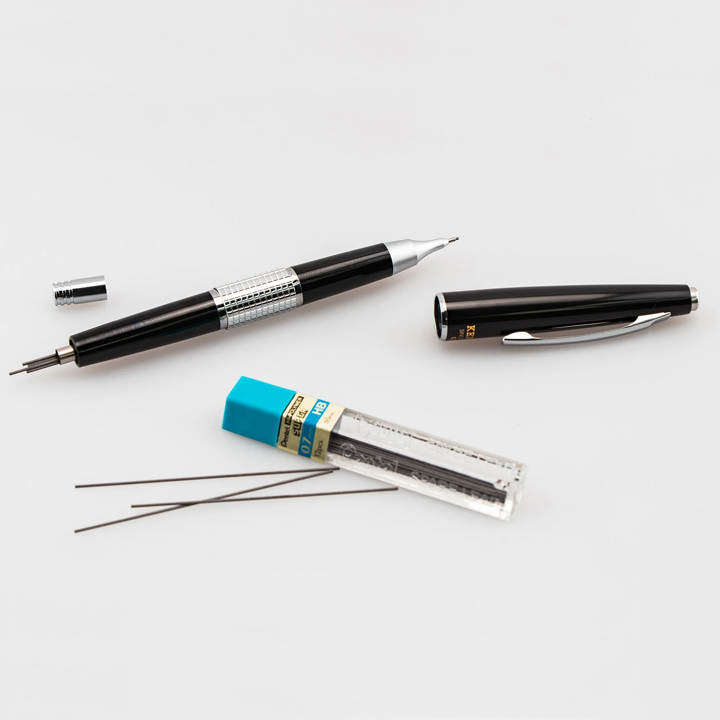 Pentel Kerry Portamine con corpo in metallo, design esclusivo, Durezza HB 0,7 mm nero