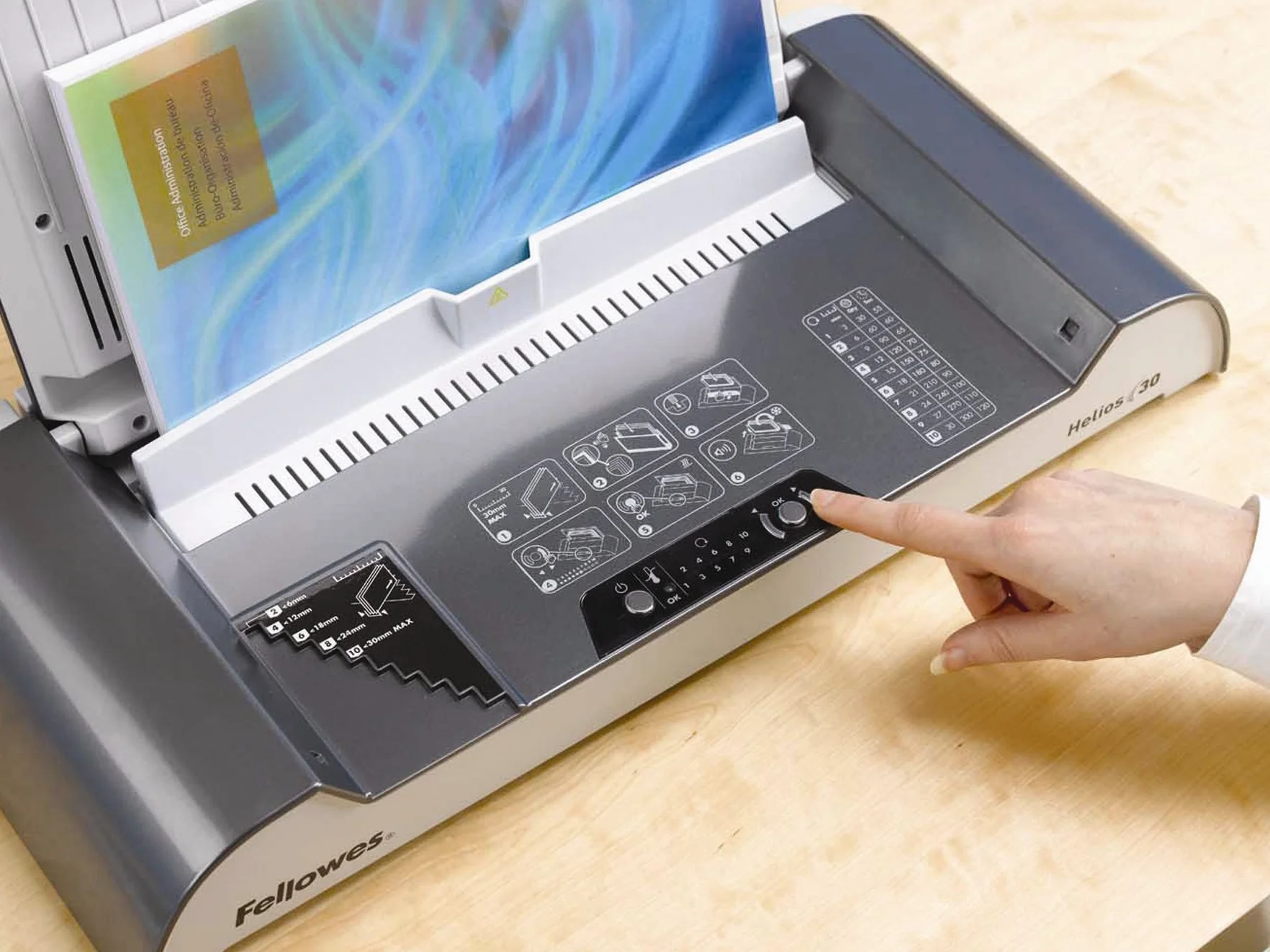 Fellowes Helios 30