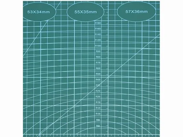 Tappetino da Taglio Scuola Tavolo Scrivania, Tappeto Bifacciale Auto Riparabile Rigenerante, Griglie su Entrambi i Lati stampate in Cm, Angoli, Goniometri, Linee Parallele e Figure.(FORMATO A1 VERDE)