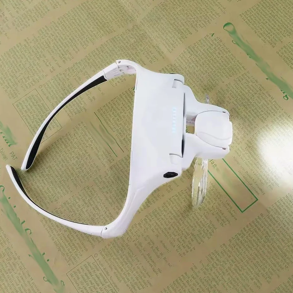 Luce LED e 5 set di lenti da indossare occhiali di bellezza ingrandenti per accessori trucco