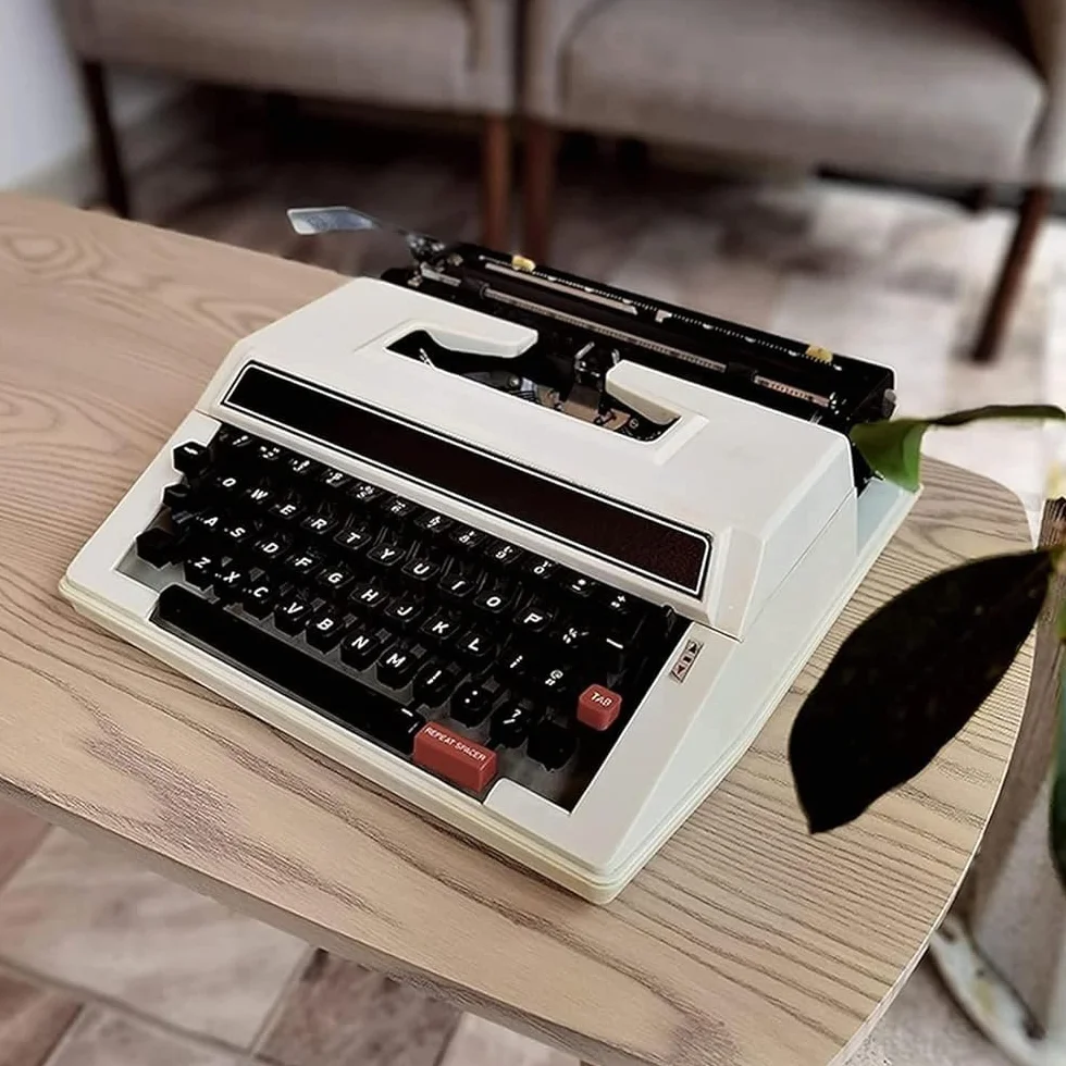 Classica macchina da scrivere manuale vecchio stile, portatile e facile da usare, include set di nastri, macchina da scrivere