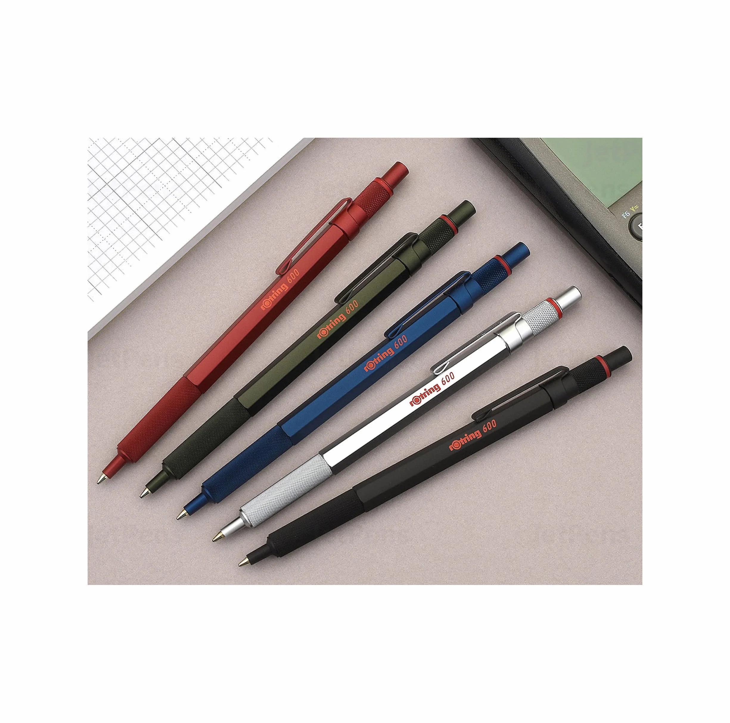 rOtring 600 - Penna a sfera ricaricabile, punta media, Inchiostro Nero, Fusto rosso