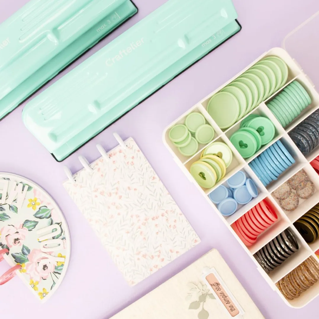 Craftelier - Perforatrice a 11 fori per planner, agende o quaderni XL speciali per scrapbooking | Capacità di punzonatura per 3 carte da 90 g/m2 | Dimensioni circa 32 x 9 x 5 cm
