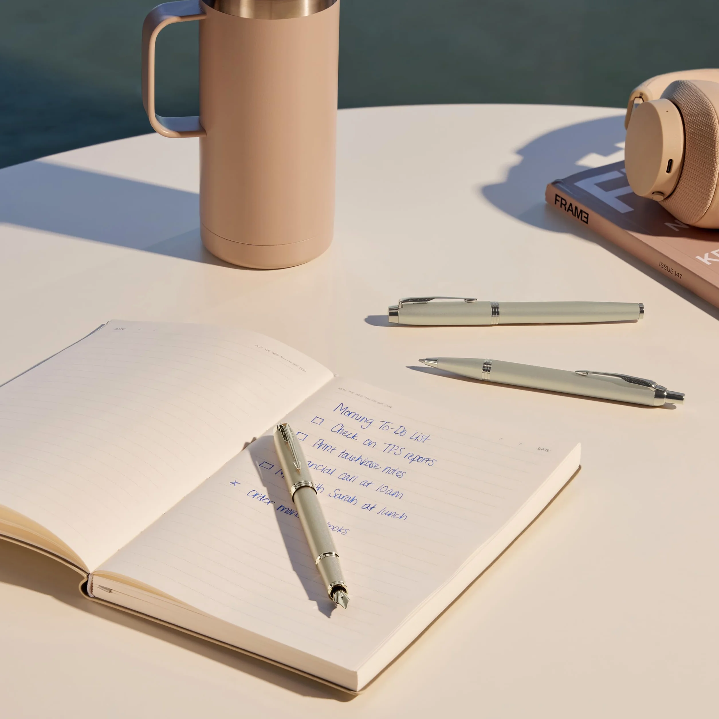 Parker IM monocromatica Penna roller | inchiostro nero | finitura e puntale champagne | punta fine | confezione regalo