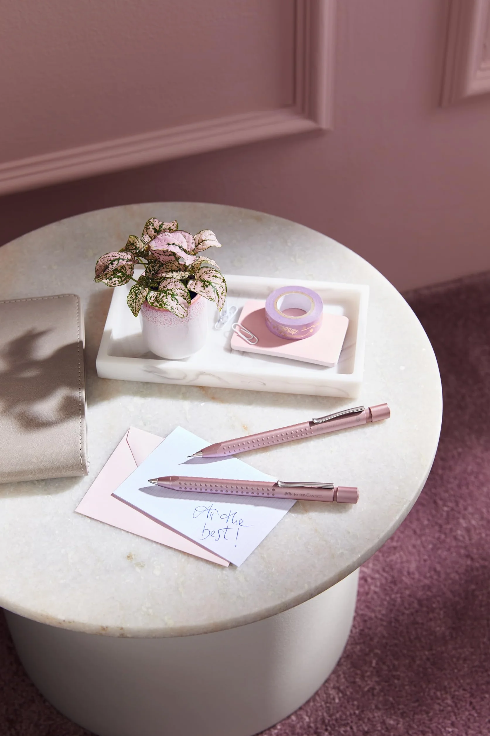 Faber-Castell 201539 - Set regalo Grip 2011 rosa pale, con penna stilografica M e penna a sfera XB, in custodia in metallo