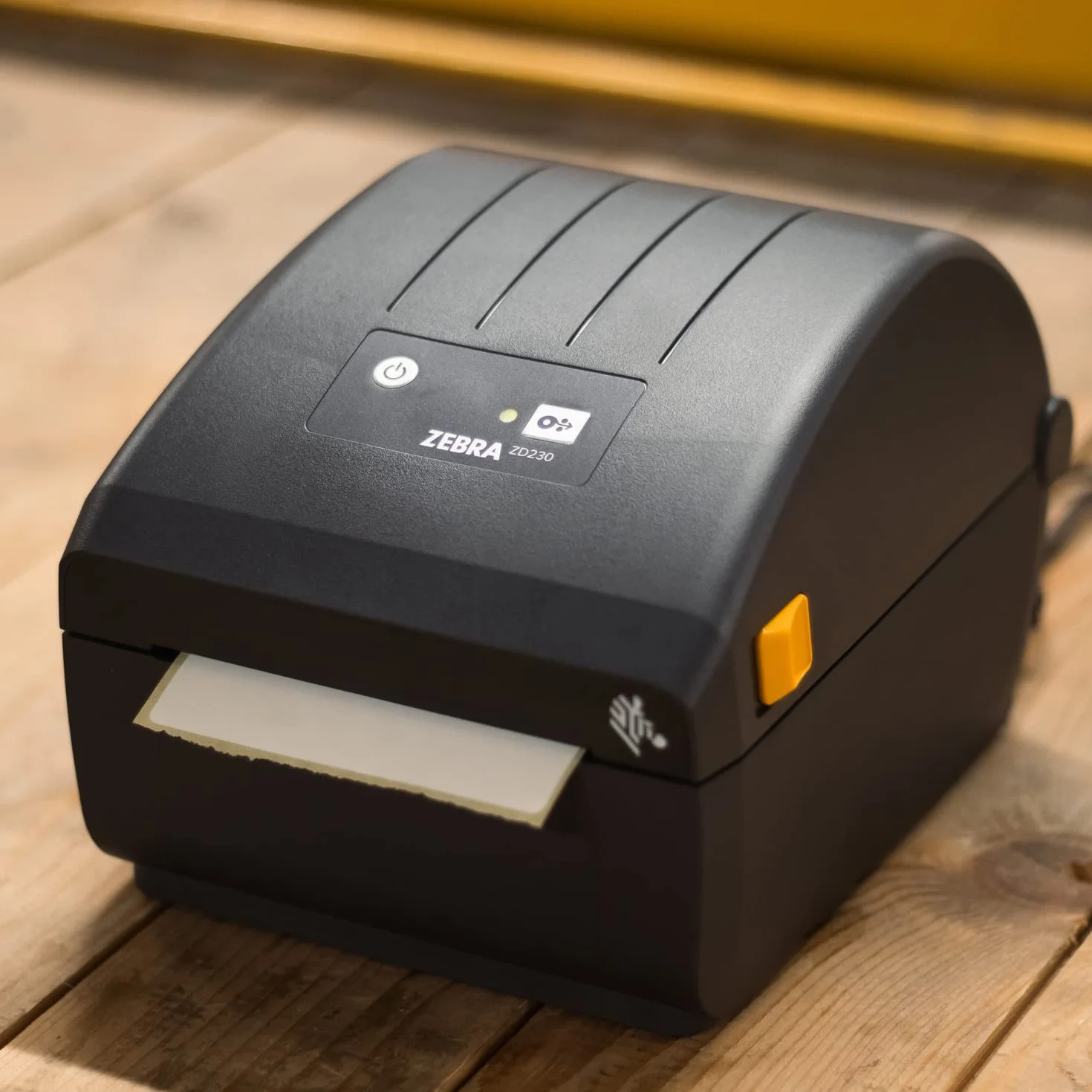 Zebra Stampante termica diretta ZD230-4 pollici Desktop Stampante - Connettività USB ed Ethernet - Adatto per applicazioni di logistica, produzione di luce, vendita al dettaglio e assistenza sanitaria