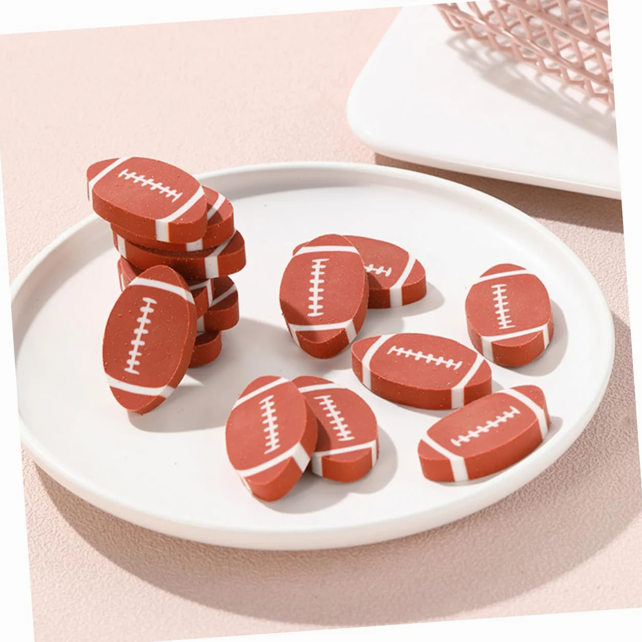 100 Pezzi Gomme da Cancellare per Matita Design a Rugby Marrone Tpr, per Festa Scuola Decor e Rimozione di Scritte su Giochi e Scaffali