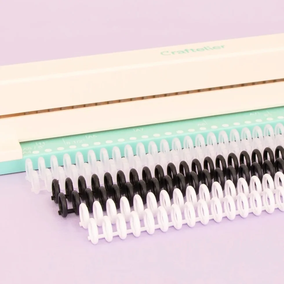 Craftelier - Legatrice manuale a 30 fori - Perforatrice con 6 anelli Tonalità Bianco e Nero - Fora fino a 5 fogli - Compatibile con formati A4, A5, A6, A7 - Per quaderni e scrapbooking