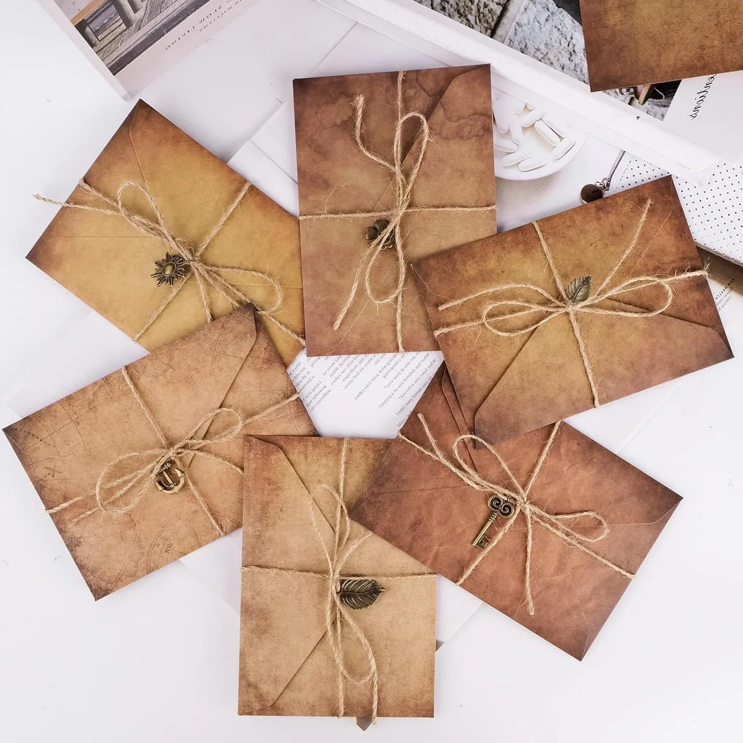 Set di Cancelleria Vintage - 12 Insiemi di Carta da Lettere e Buste, Kit per Scrivere (5 Stili)