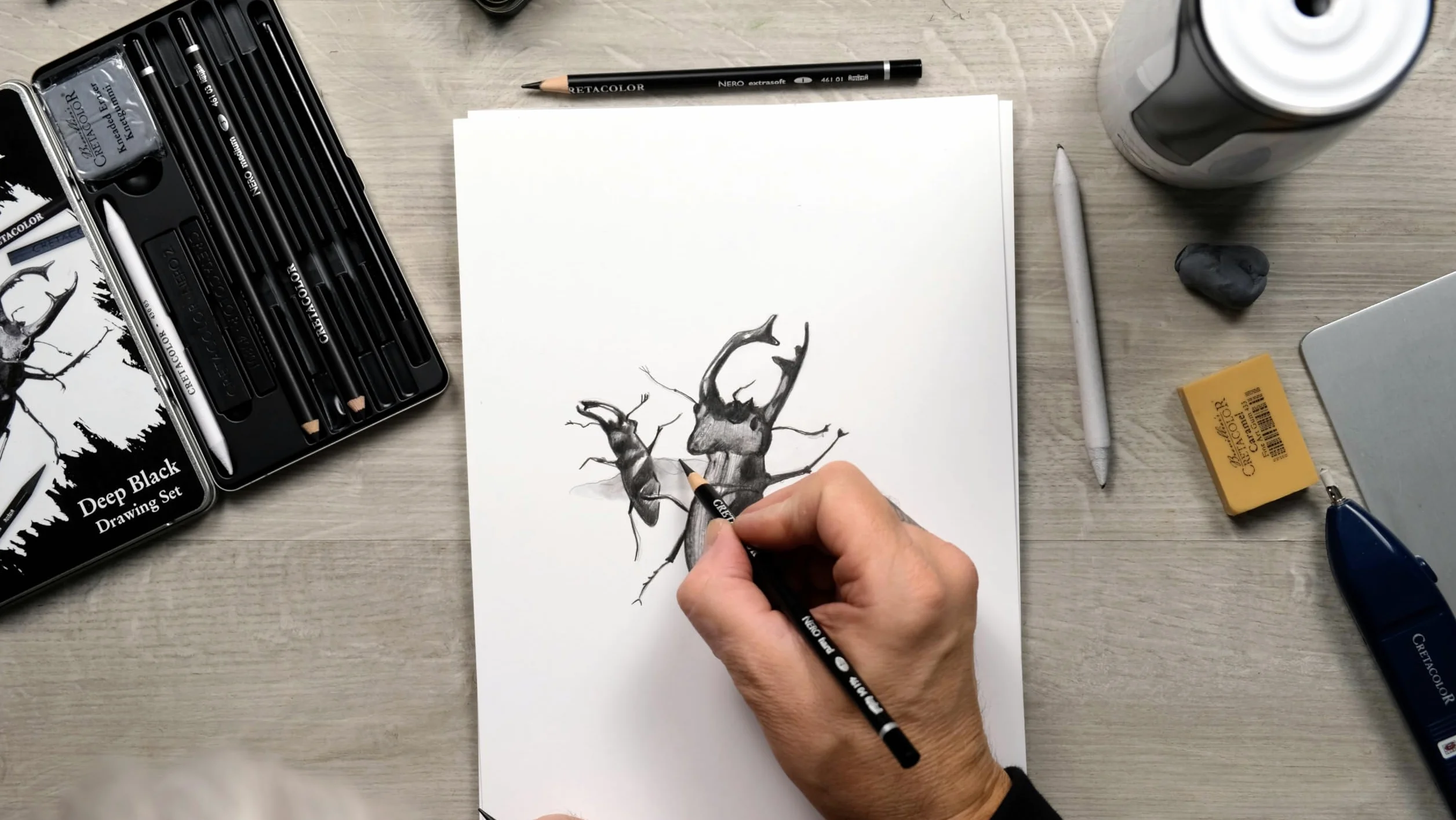CRETACOLOR Deep Black, Drawing Set, set da disegno e da disegno nero intenso, 10 pezzi, non tossico, altamente pigmentato, incl. Gomma e tergicristalli, adatti per artisti e principianti