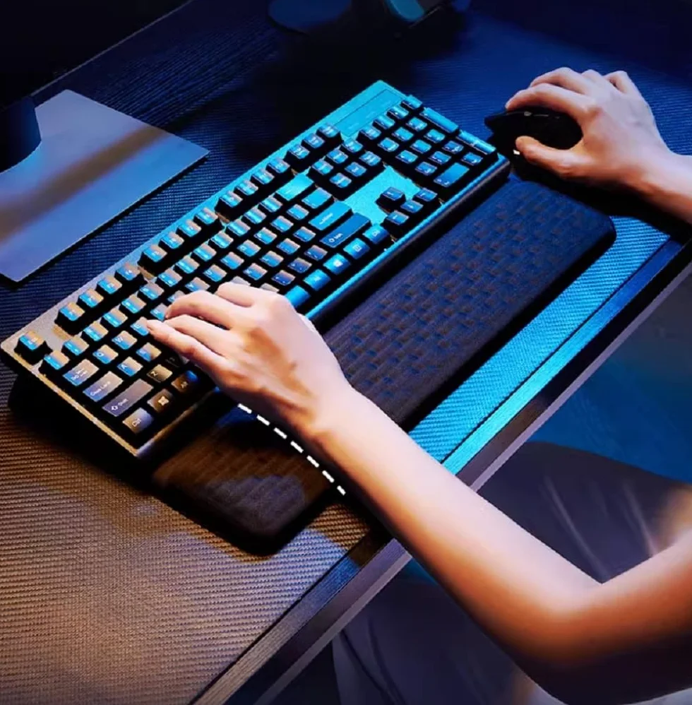Supporto Tastiera Pc con Poggiapolsi,Poggiapolsi Tastiera Ergonomico per Tastiera,Ufficio,Casa,Adatta a Tutte le Dimensioni Della Tastiera