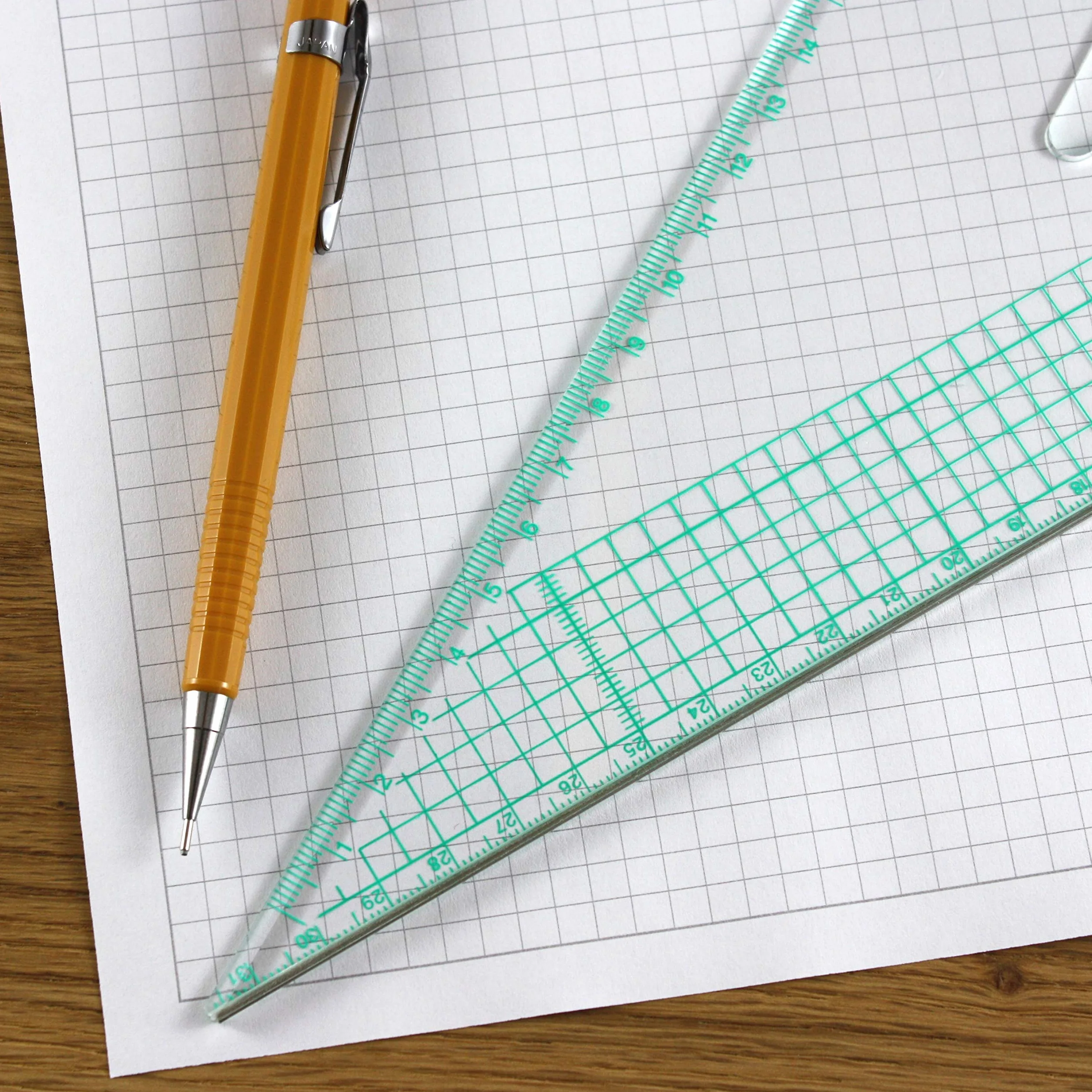 Foglio di carta grafica A4 quadretti 5 mm confezione 30 fogli matematica ingegneria