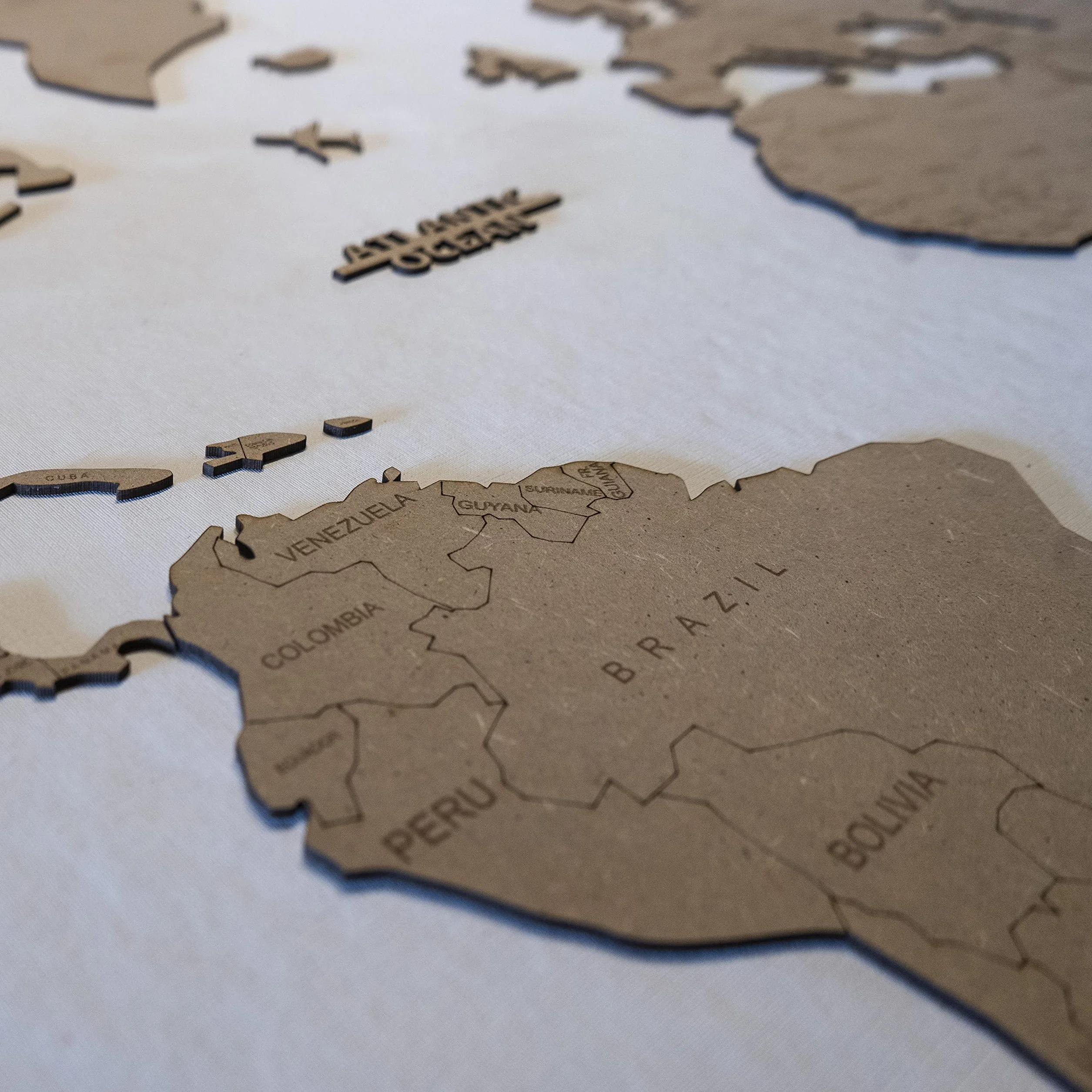 MISS MAPS Mappamondo in legno 3D grande da parete Mappa per segnare viaggi e decorazione per viaggiatori Multistrato in legno pressato nomi incisi