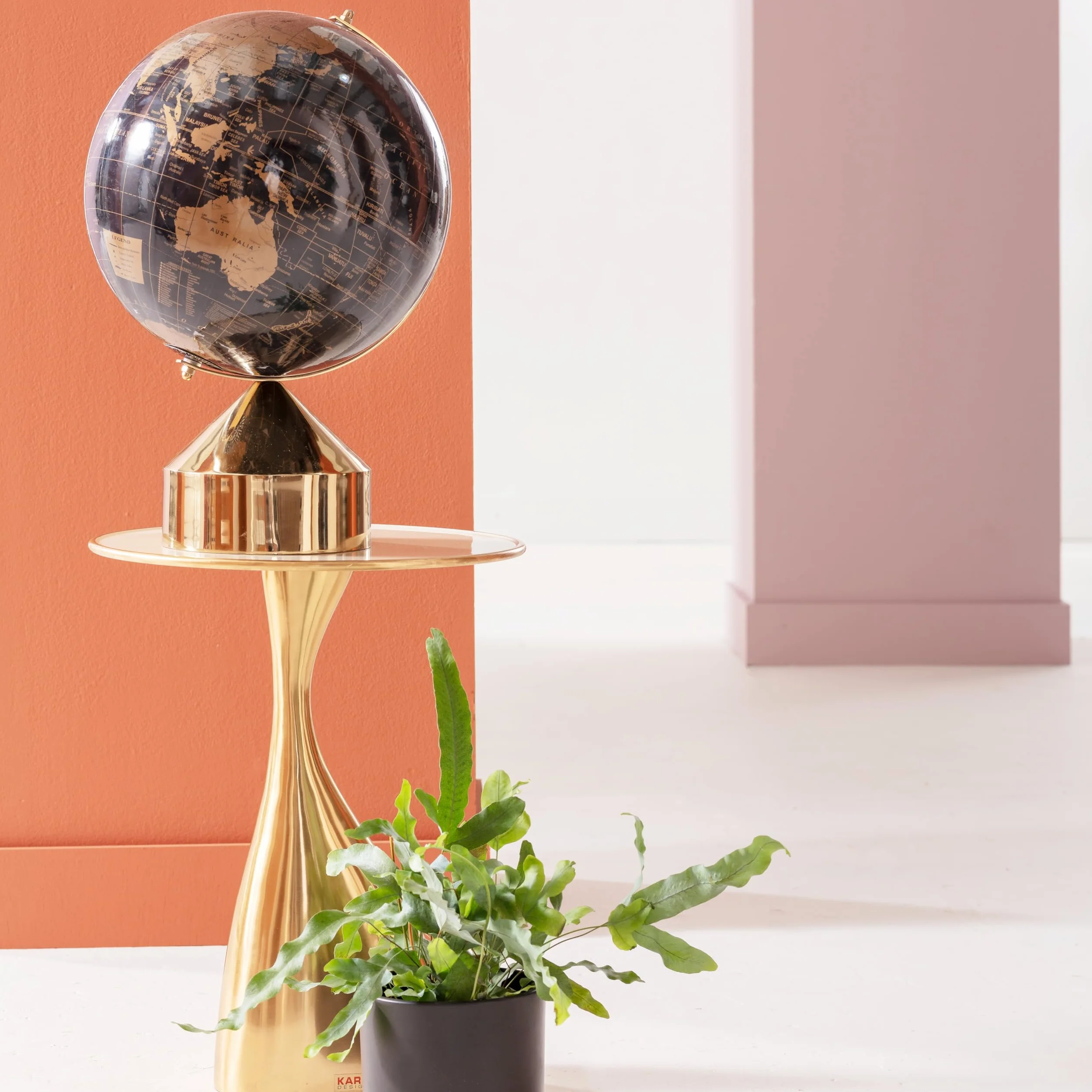 Kare Design oggetto decorativo Globe Top, oro/nero, mappamondo, diametro sfera 17cm, base in metallo, cartografia classica moderna, educazione/geografia, idea regalo ragazzi/bambini