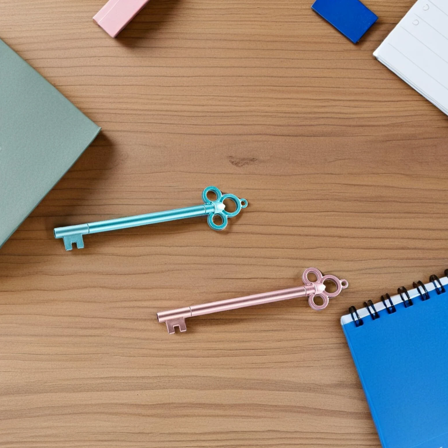 WOONEKY 40 Pezzi 40 Penne a Sfera Gel a Forma di Chiave Blu e Rosa, Cancelleria Creativa per Scrittura Scorrevole, Set da 40 Pezzi per Ufficio e Scuola, Regalo Originale per Scrittori e