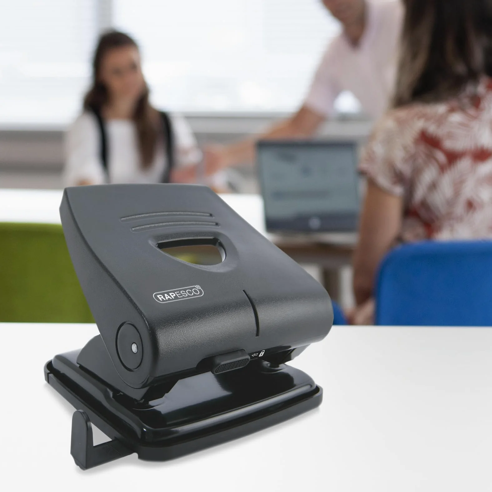 Rapesco PF827PB2T Confezione Business: 827-P Perforatrice a 2 Fori, Capacità 30 Fogli, Nero, Confezione da 12