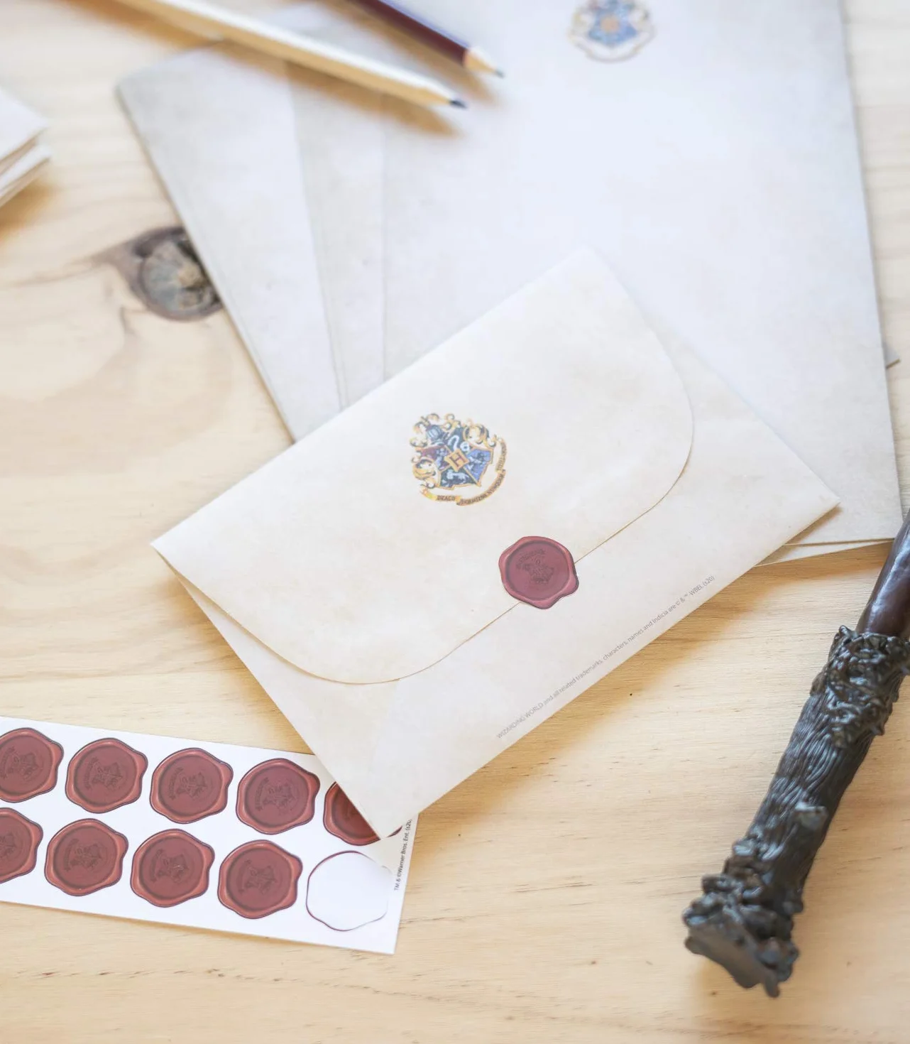 Grupo Erik Harry Potter Hogwarts Set Cancelleria Lettera - 20 fogli A5, 10 buste, 10 sigilli, Regalo Ufficiale