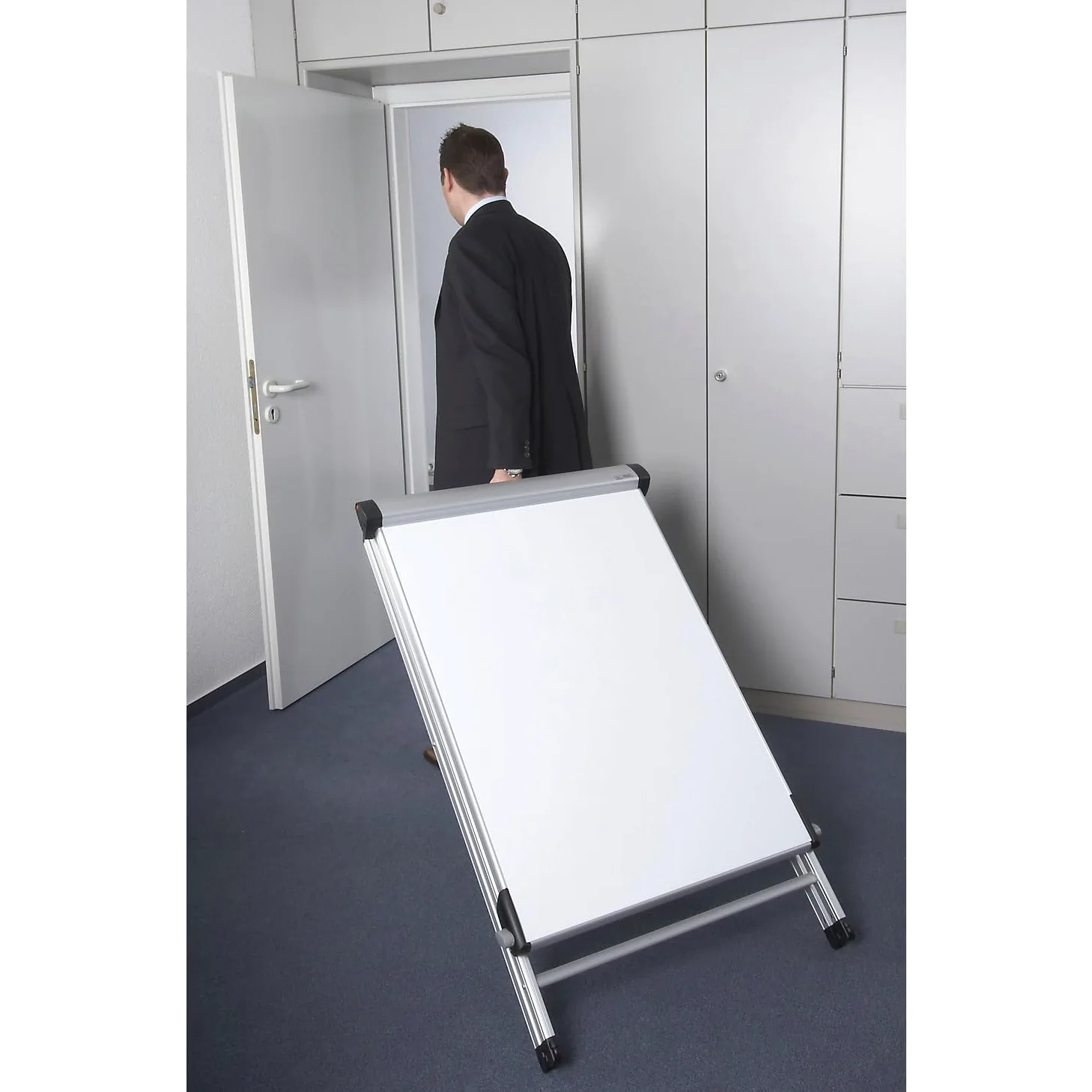 MAUL Lavagna flipchart MAULpro mobile argento regolabile | spostamento facile, ruote bloccabili, superficie magnetica, scrittura cancellabile, struttura stabile, accessori pronti