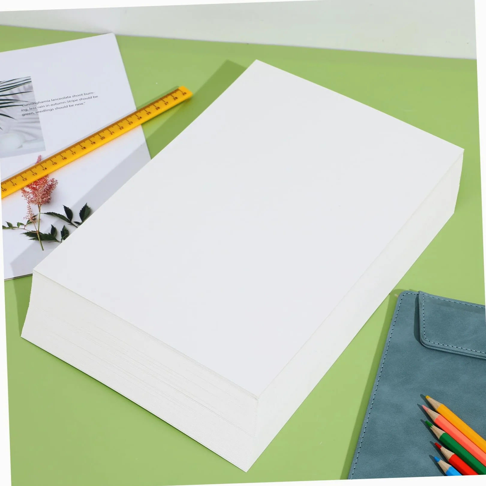 Carta per Stampante A4 100 Fogli, Pasta di Legno, Beige | Formato Compatto e Superficie Liscia, Leggera e Antisbavatura, per Piccolo Ufficio, Confezione Multipack