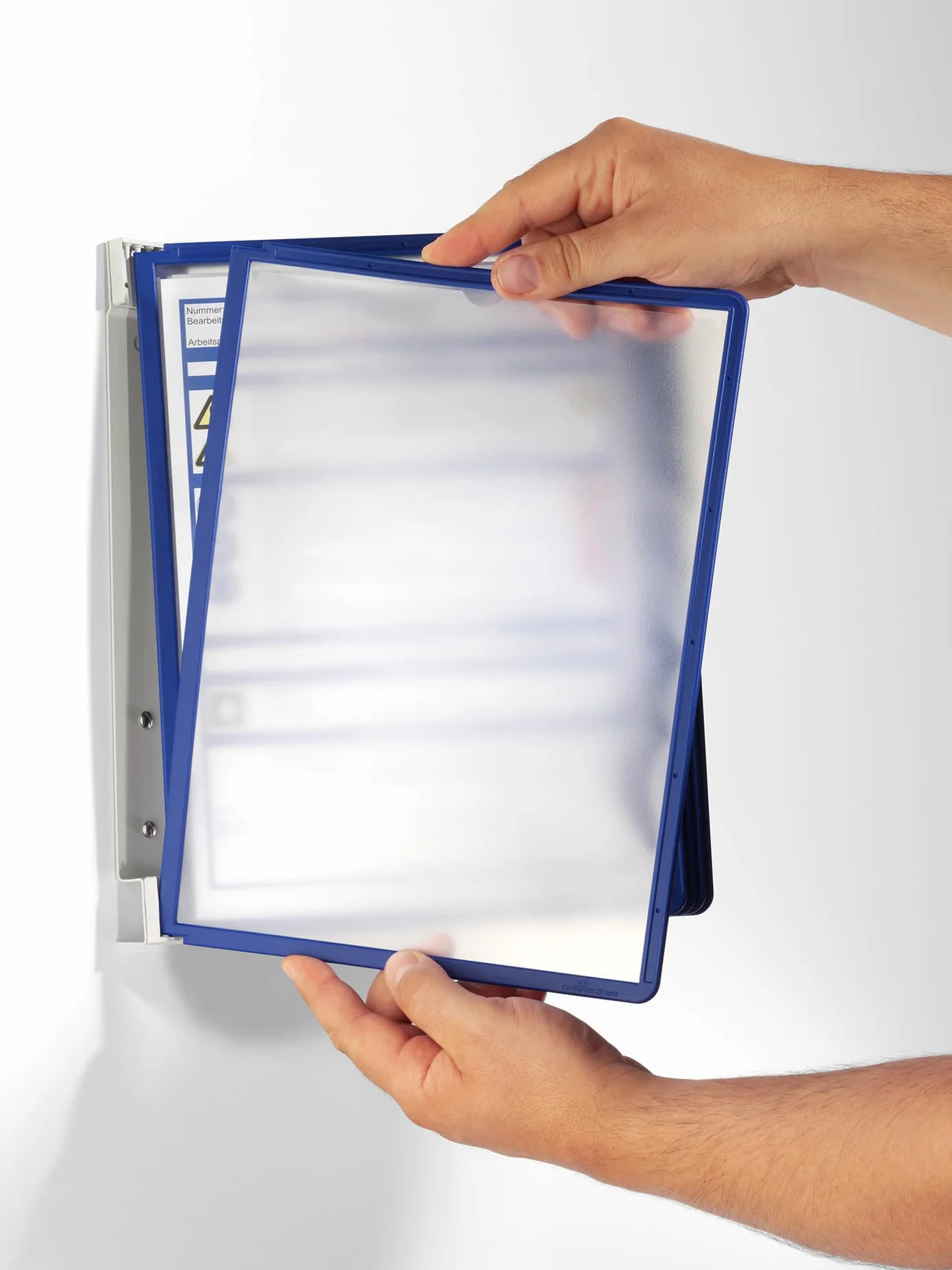 Durable 555107 Vario Wall 5, Leggio da Parete, 5 Pannelli, Formato A4, Cavalierini Rimovibili, Blu