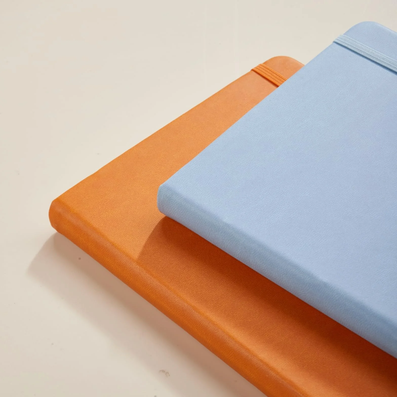 Taccuino Puntinato A5 Copertina Rigida 100GSM 192 Pagine Nero 14,5 x 21,3 cm